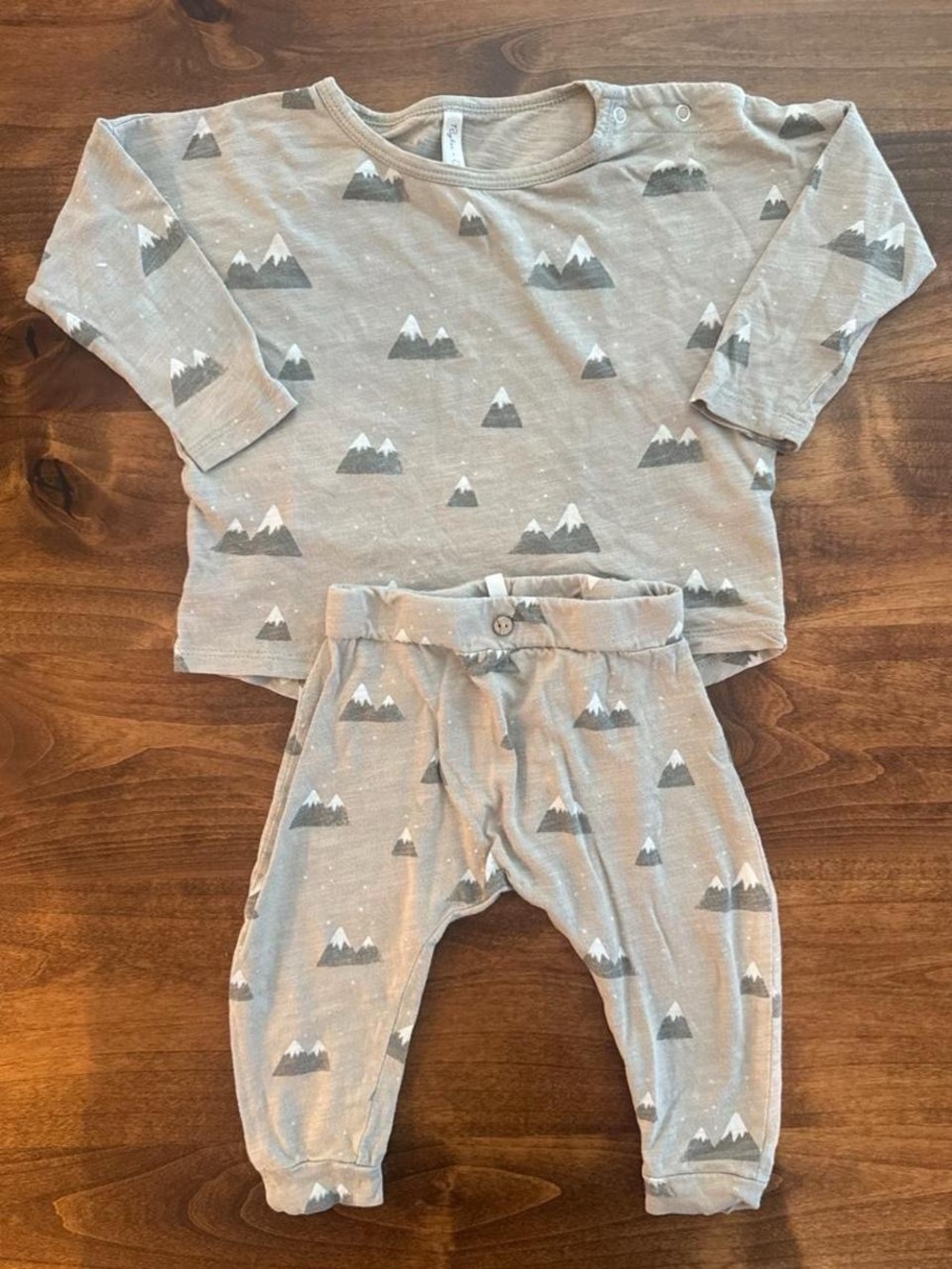 Rylee & Cru Beige & Gray Mountain Shirt and Jogger Fall Set 6-12 Months